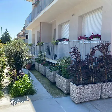 アパート Zevio Home *