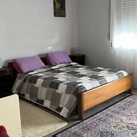 アパート Zevio Home