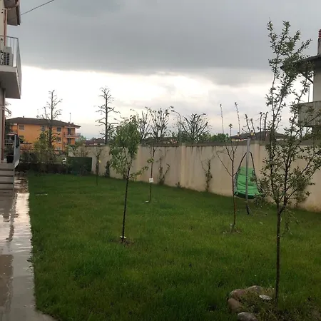 Zevio Home アパート